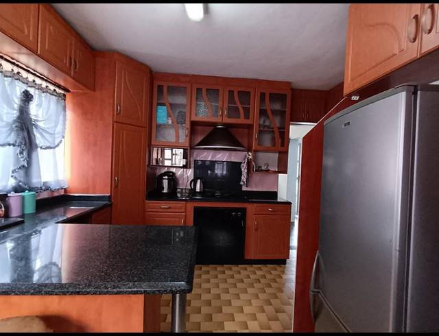 5 BEDROOM HOUSE FOR SALE IN MEREWENT